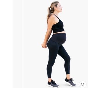 Ingrid & Isabel Leopard Maternity Leggings